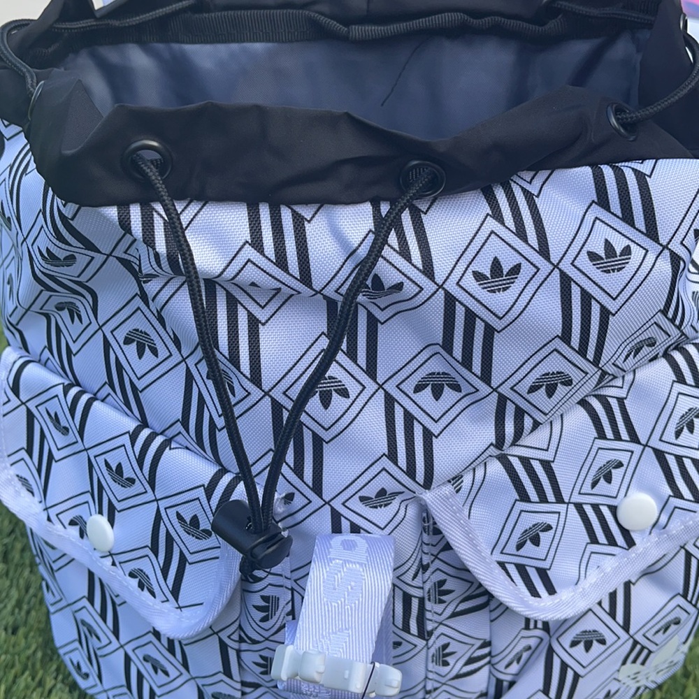 ❤️NWT!!!❤️Adidas White Monogram Mini Backpack. - Picture 7 of 10